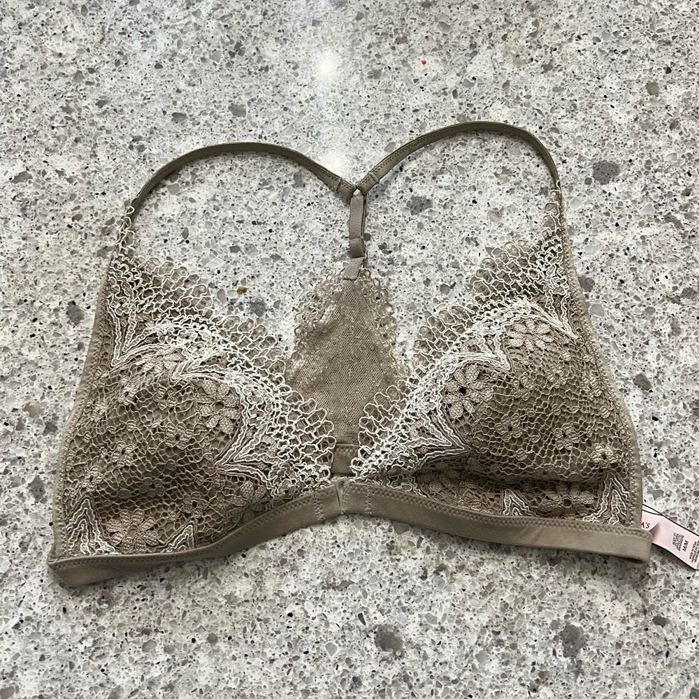 Victoria's Secret Body by Victoria Lace Beige Bralette M